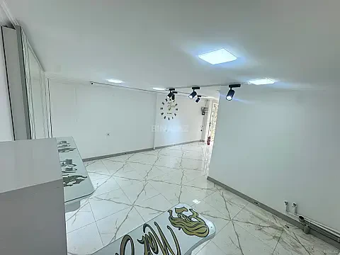 Satılır obyekt 65 m²