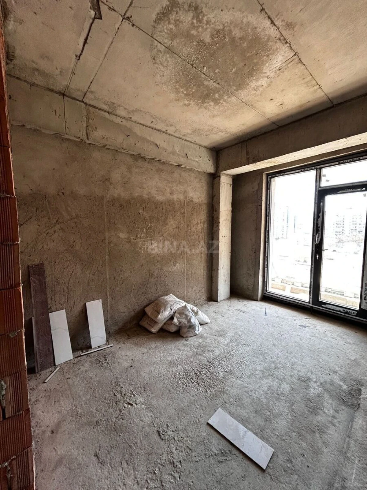 Satılır 1 otaqlı mənzil 57 m²