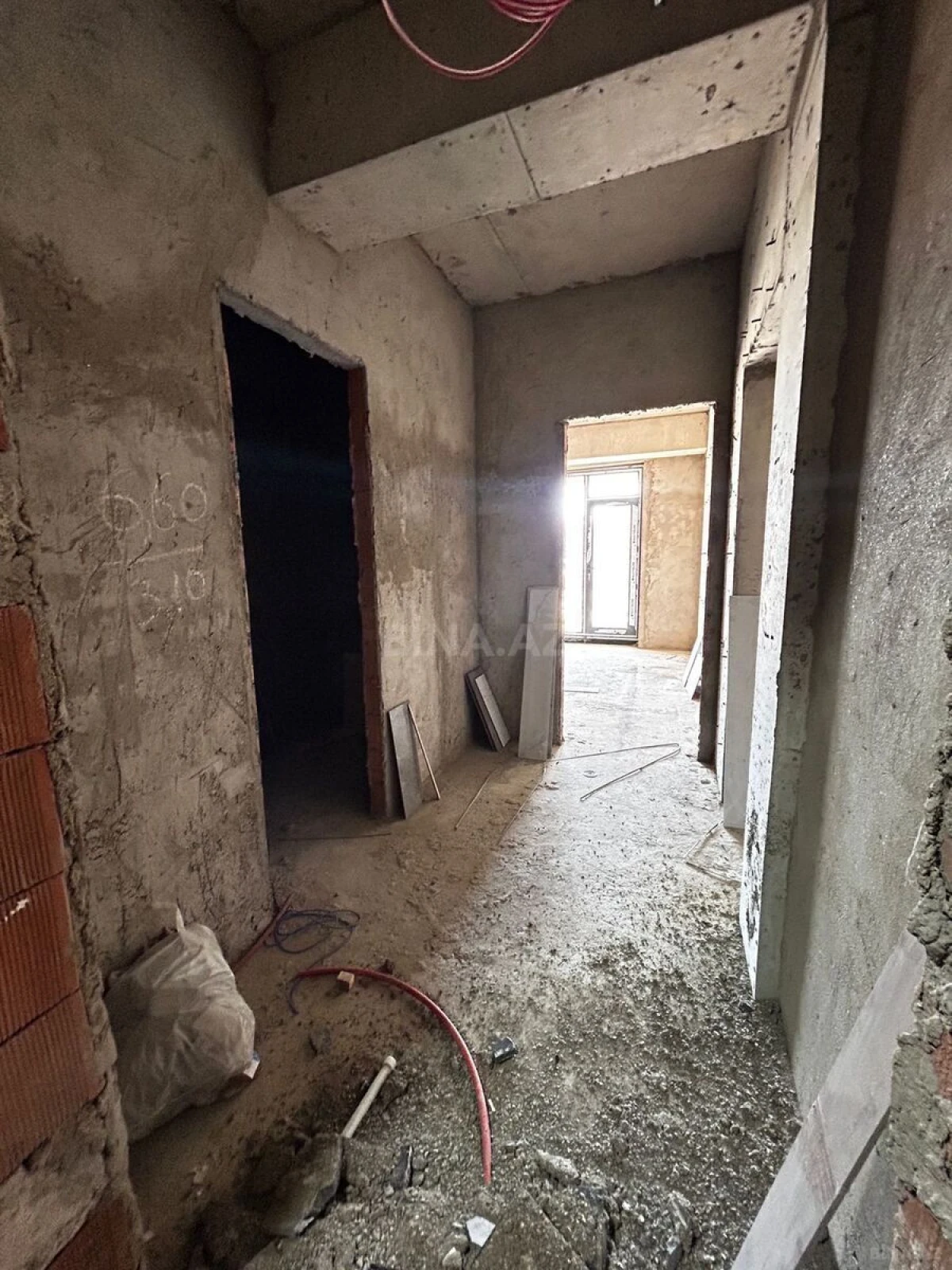 Satılır 1 otaqlı mənzil 57 m²