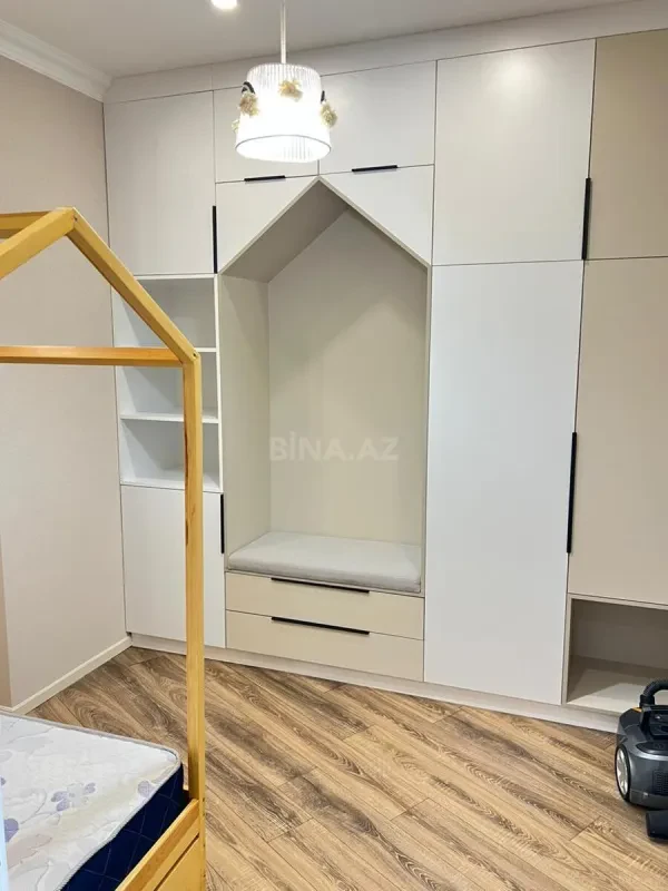 Kirayə verilir 3 otaqlı mənzil 94 m²