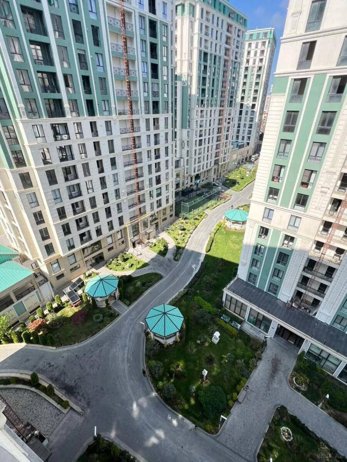 Kirayə verilir 3 otaqlı mənzil 94 m²