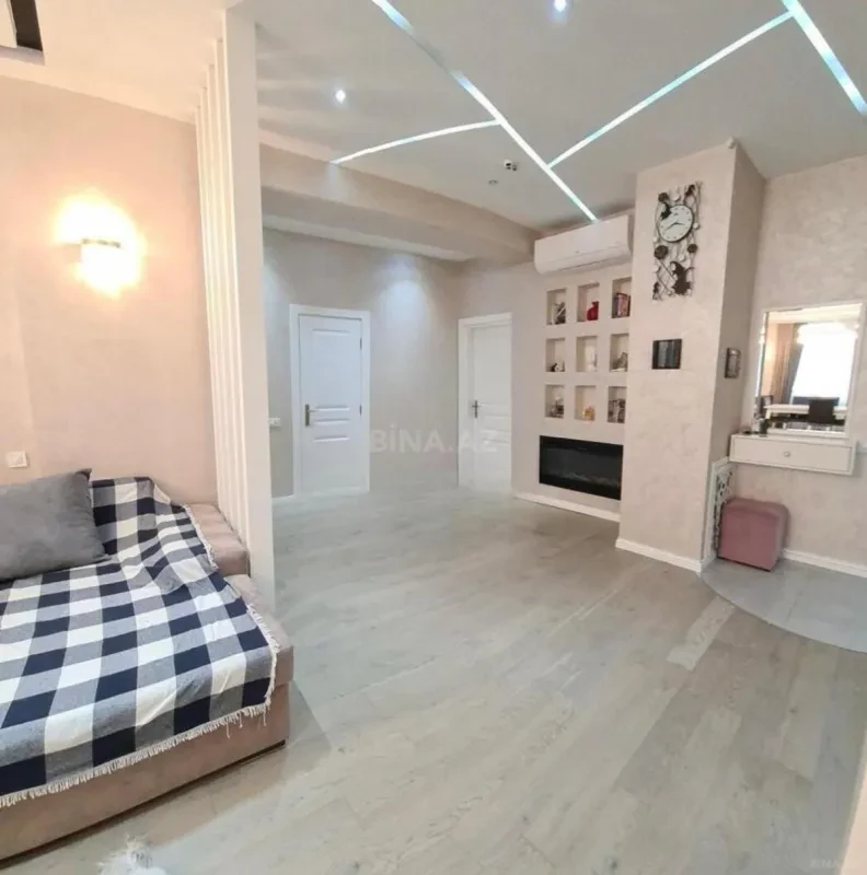 Satılır 3 otaqlı mənzil 120 m²