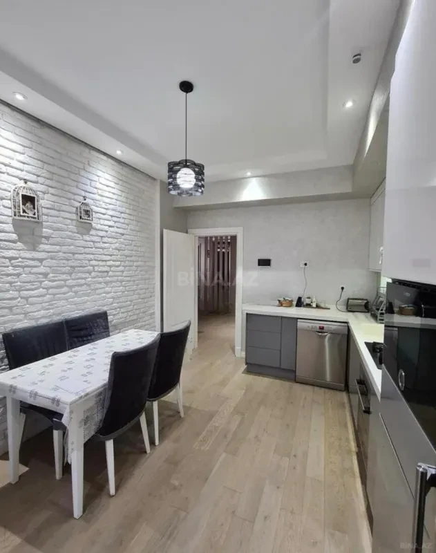 Satılır 3 otaqlı mənzil 120 m²