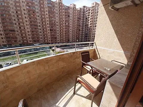 Satılır 3 otaqlı mənzil 102 m²