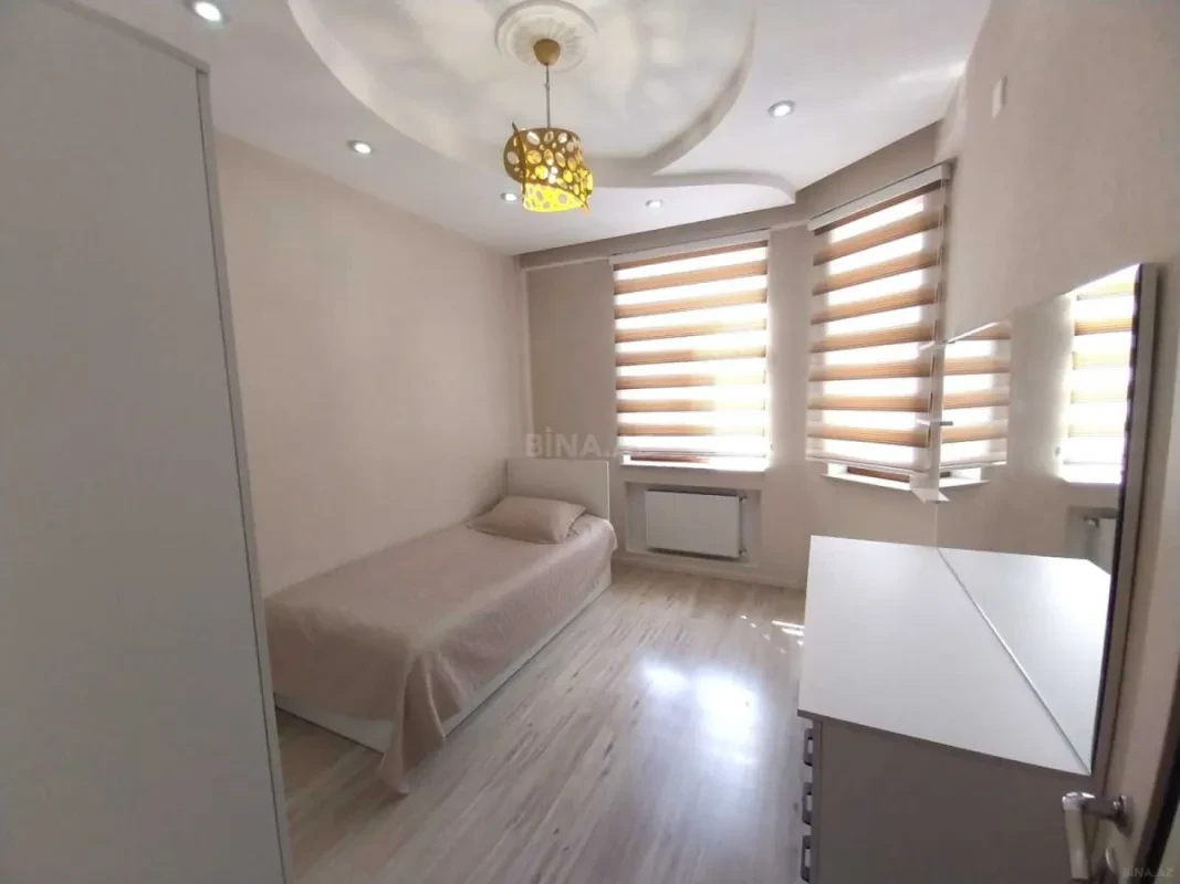 Satılır 3 otaqlı mənzil 102 m²