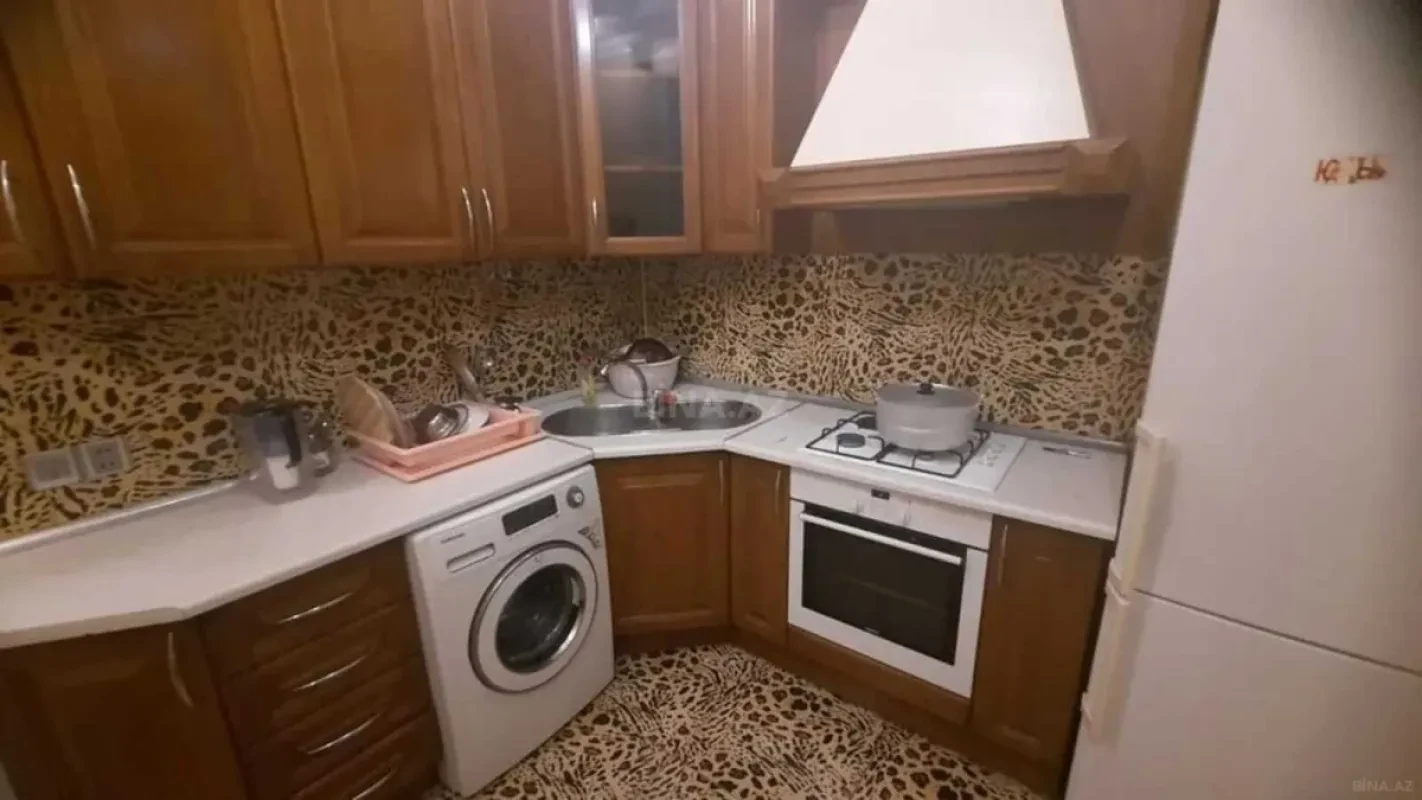 Kirayə verilir 2 otaqlı mənzil 120 m²