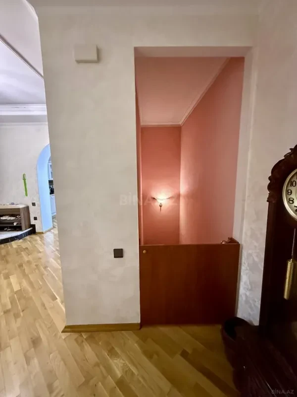 Satılır 3 otaqlı mənzil 127.7 m²