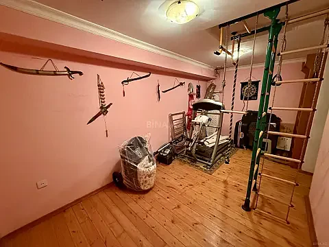 Satılır 3 otaqlı mənzil 127.7 m²