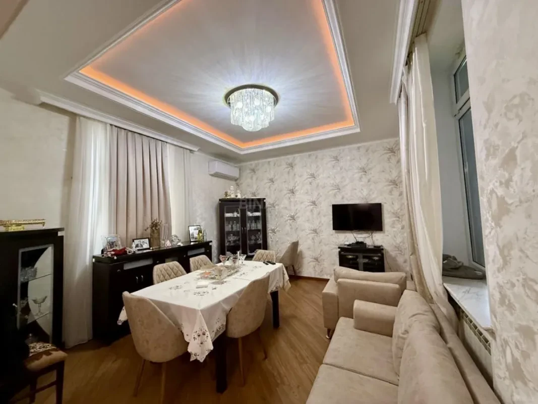 Satılır 3 otaqlı mənzil 127.7 m²