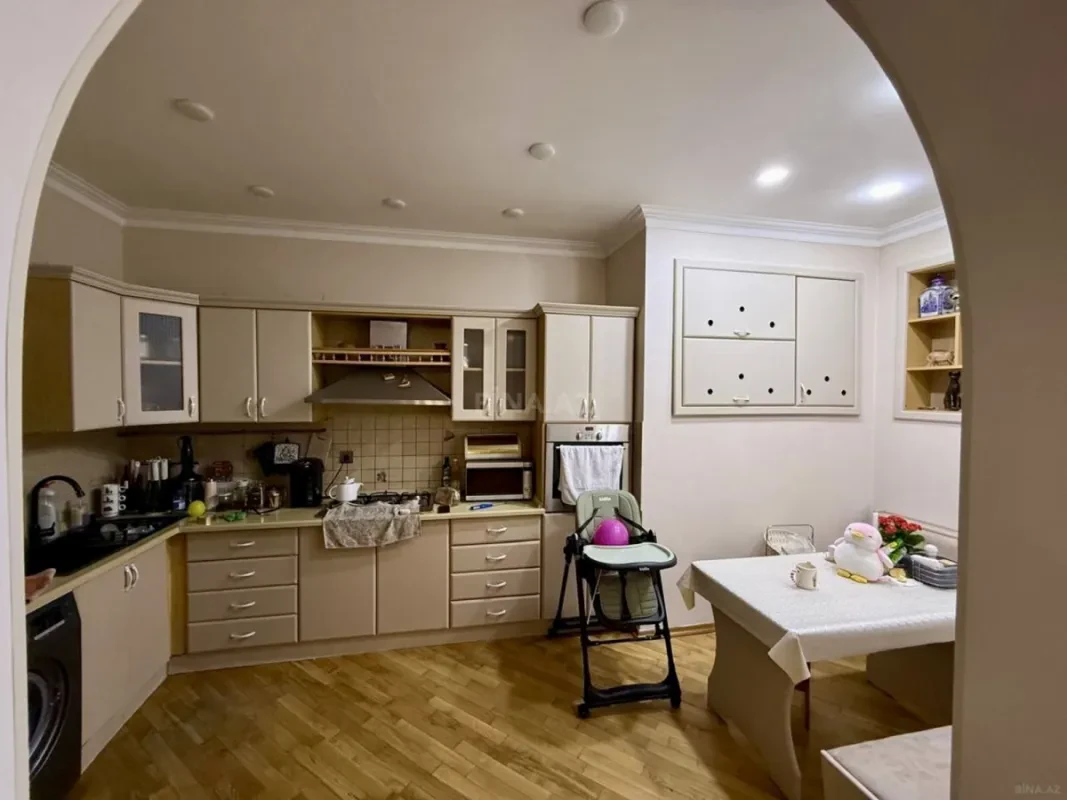 Satılır 3 otaqlı mənzil 127.7 m²