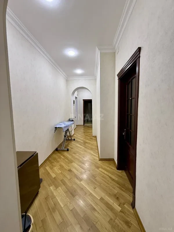 Satılır 3 otaqlı mənzil 127.7 m²