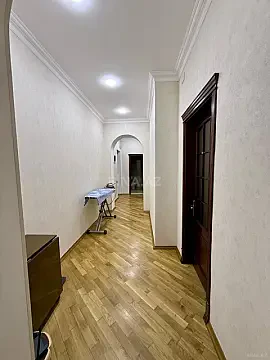 Satılır 3 otaqlı mənzil 127.7 m²
