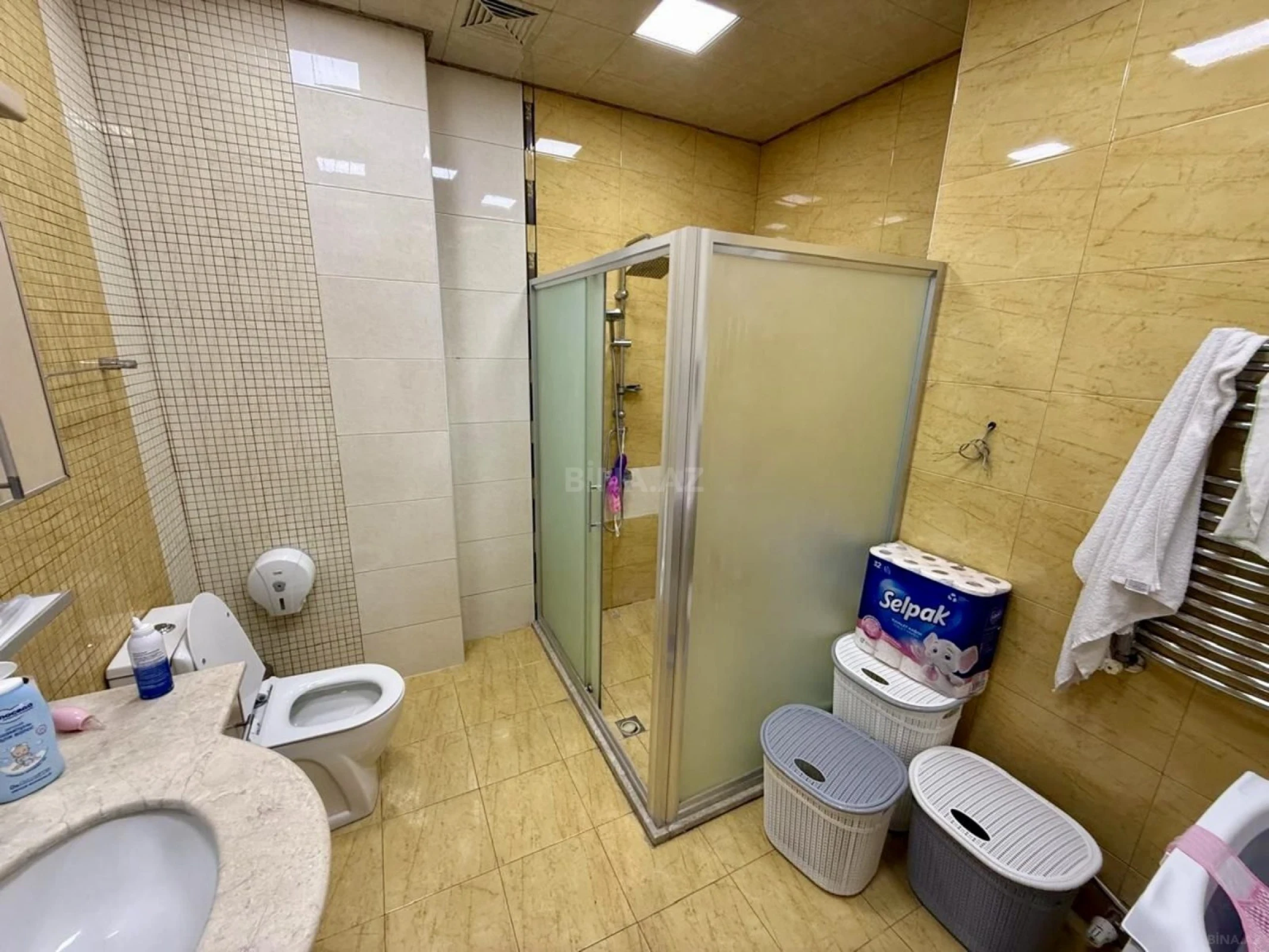 Satılır 3 otaqlı mənzil 127.7 m²