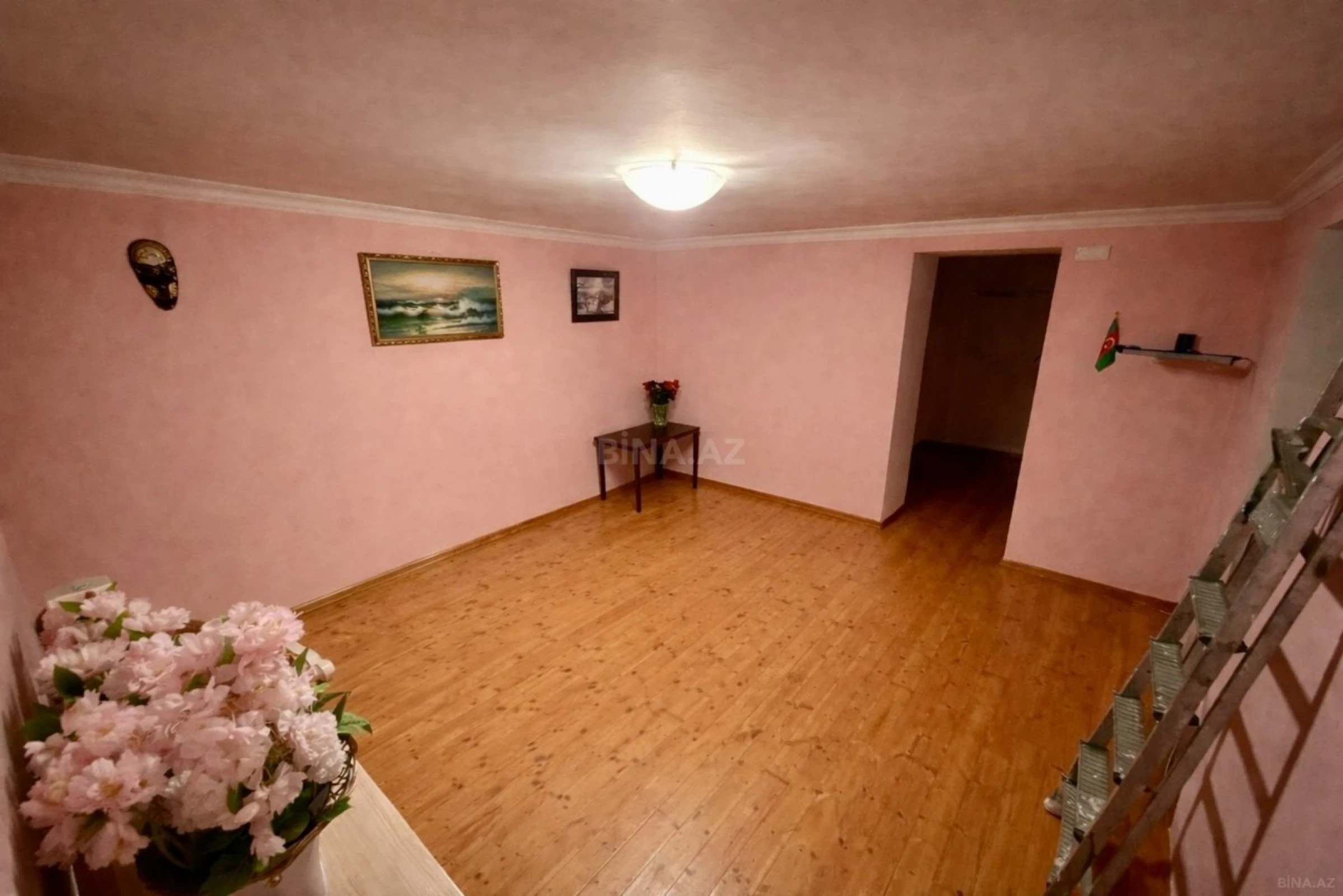 Satılır 3 otaqlı mənzil 127.7 m²