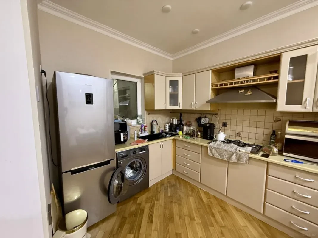 Satılır 3 otaqlı mənzil 127.7 m²