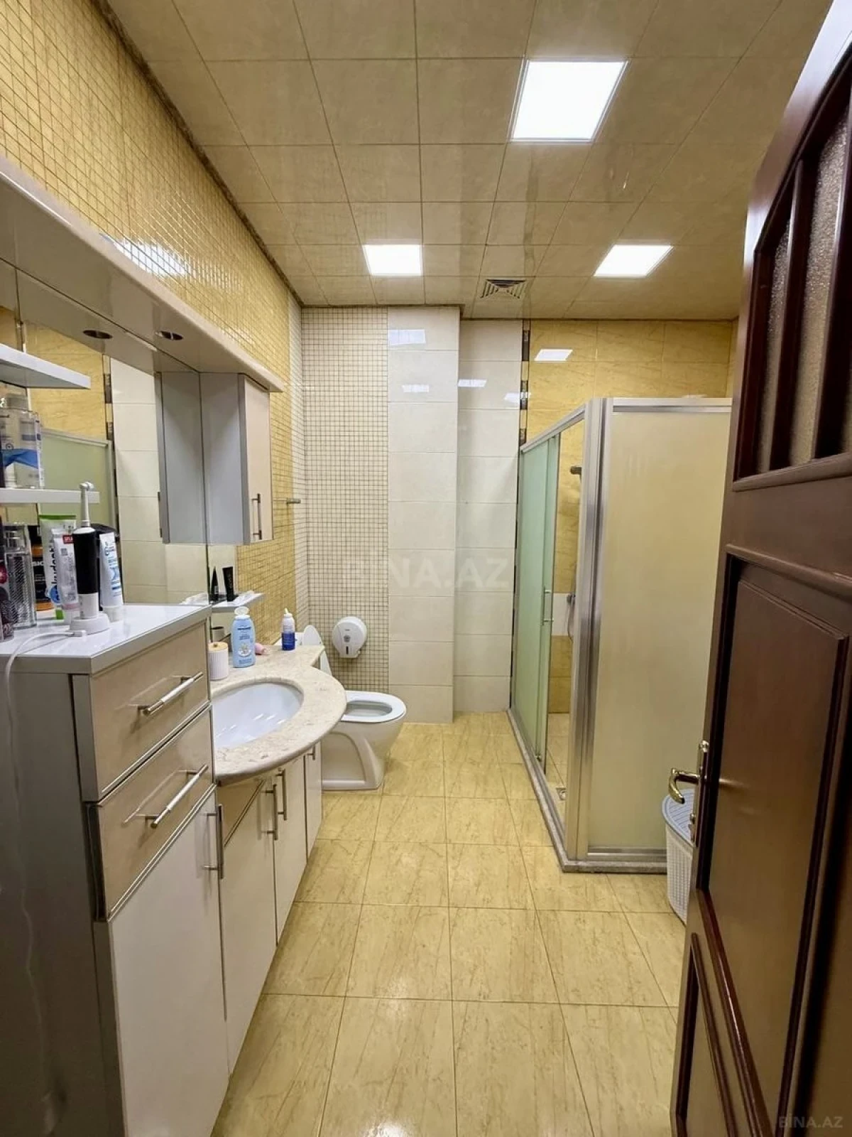 Satılır 3 otaqlı mənzil 127.7 m²