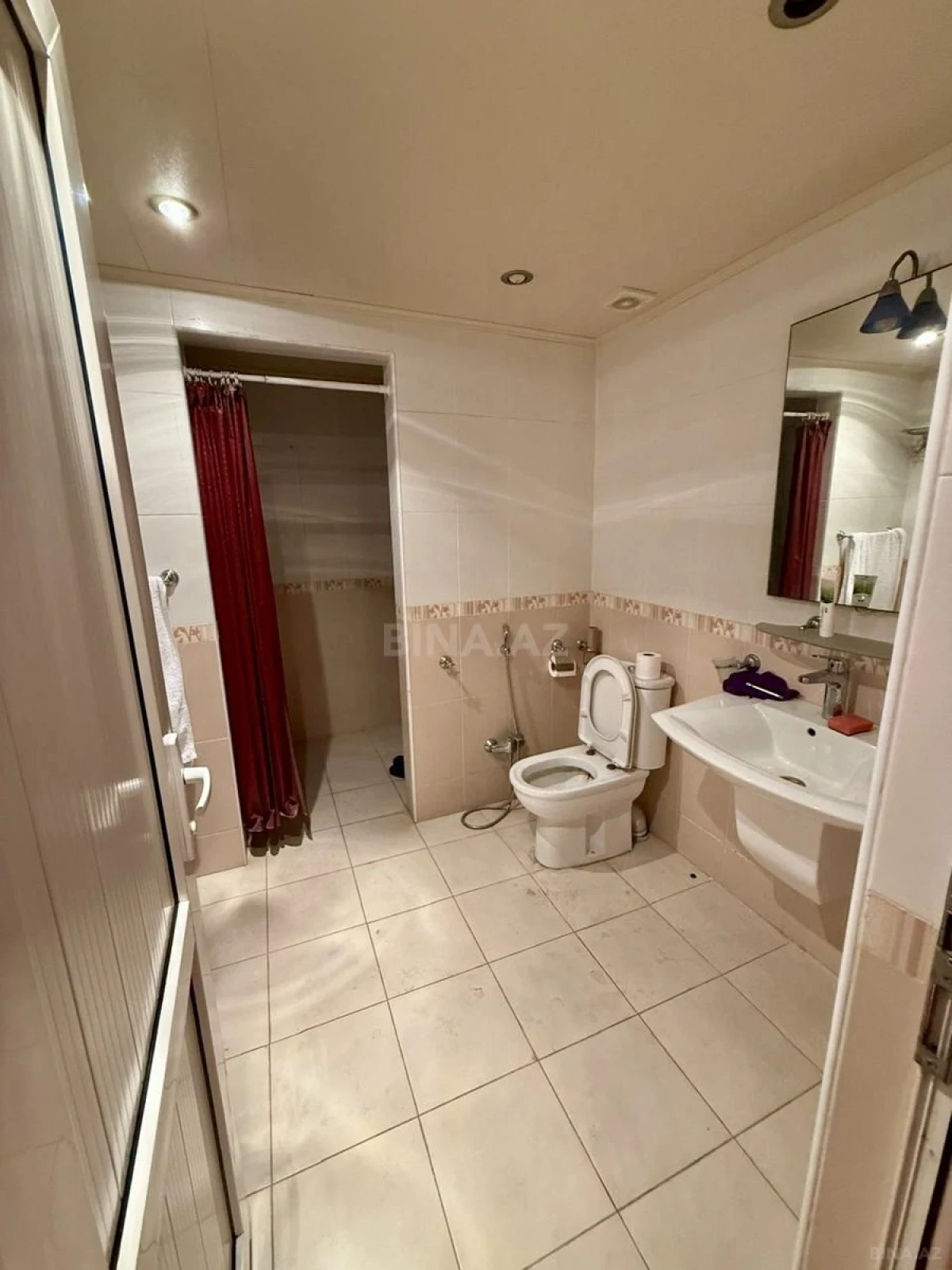 Satılır 3 otaqlı mənzil 127.7 m²