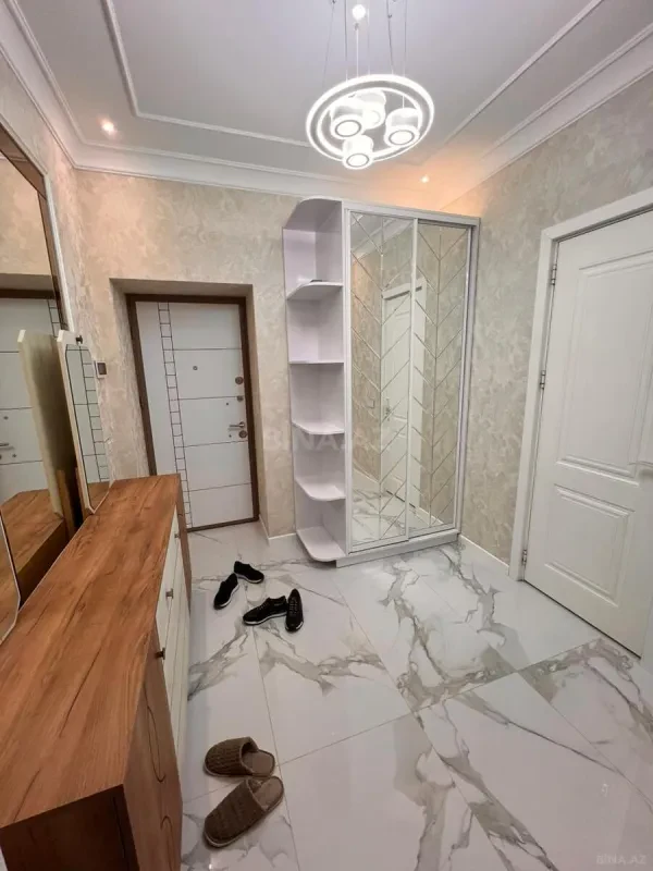 Kirayə verilir 2 otaqlı mənzil 65 m²