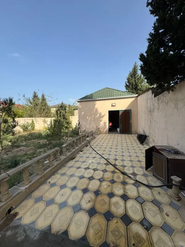 Satılır 6 otaqlı həyət evi 220 m²