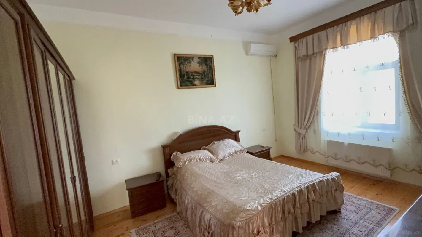 Satılır 6 otaqlı həyət evi 220 m²