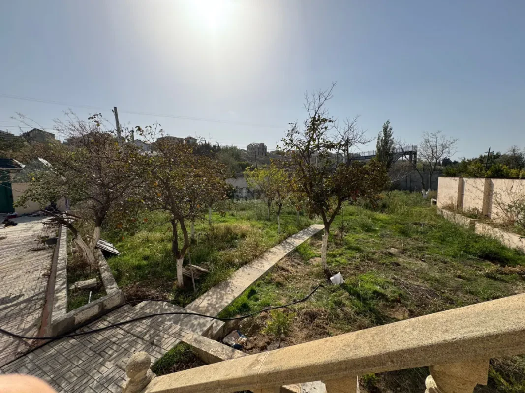 Satılır 6 otaqlı həyət evi 220 m²