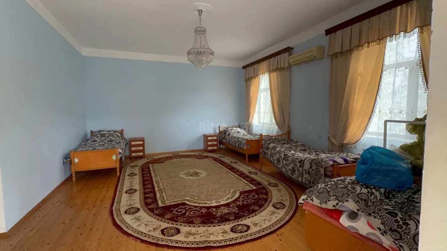 Satılır 6 otaqlı həyət evi 220 m²
