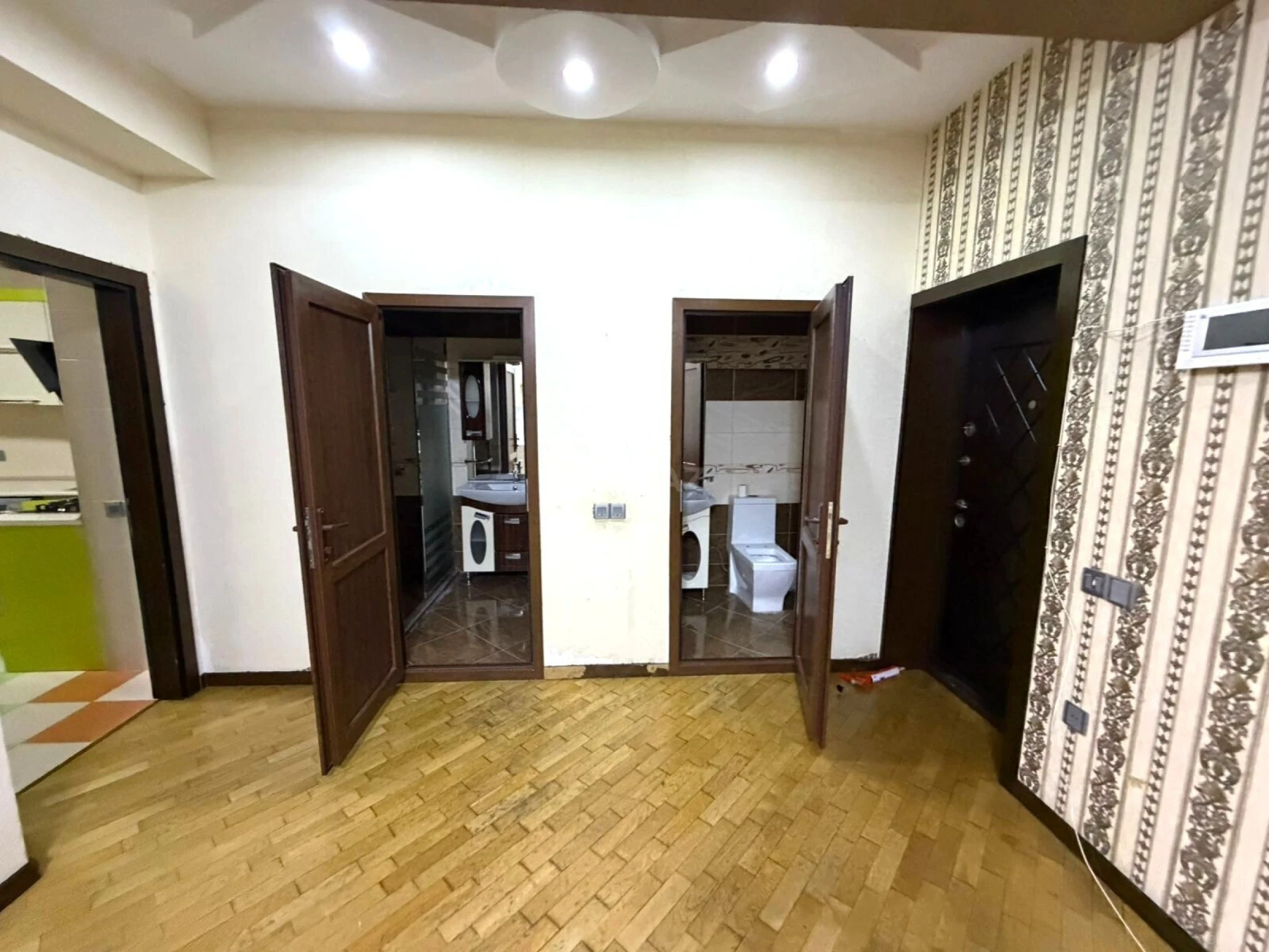 Kirayə verilir 3 otaqlı mənzil 120 m²