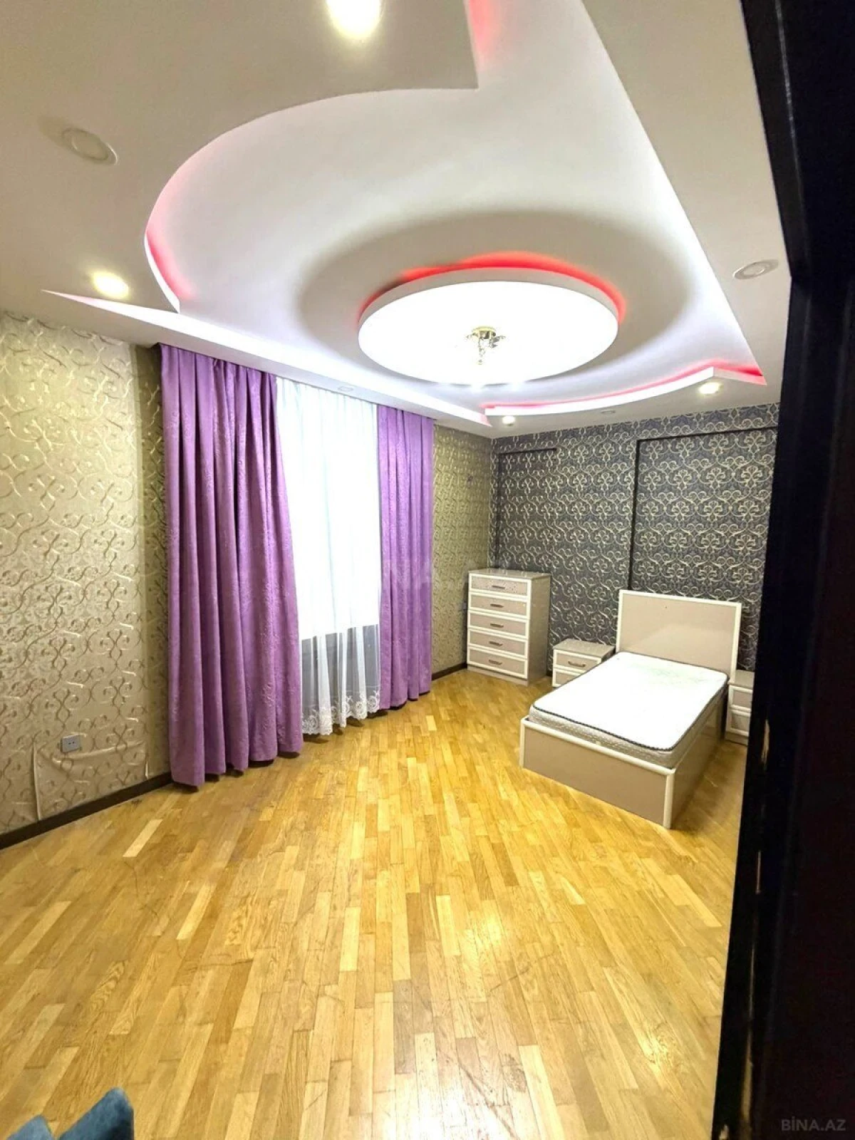 Kirayə verilir 3 otaqlı mənzil 120 m²