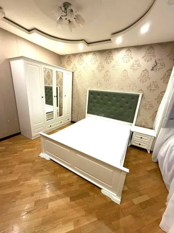 Kirayə verilir 3 otaqlı mənzil 120 m²