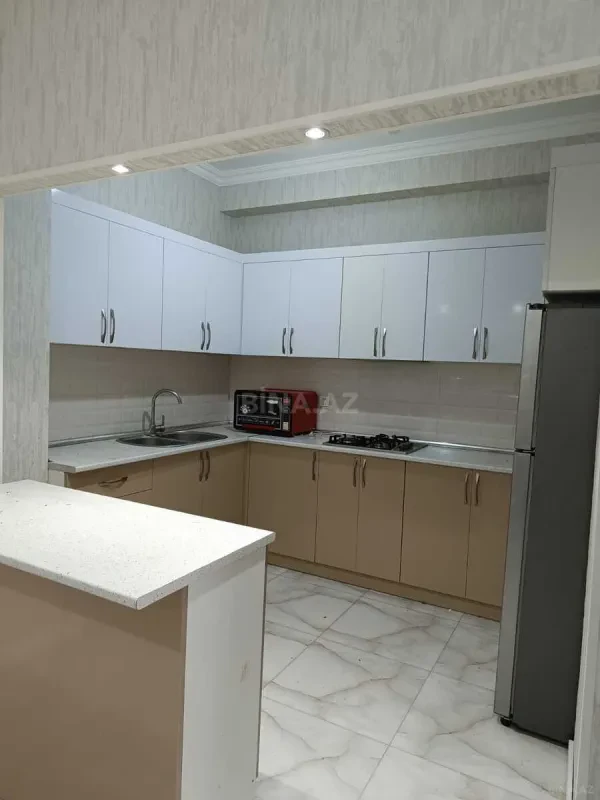 Kirayə verilir 2 otaqlı mənzil 100 m²