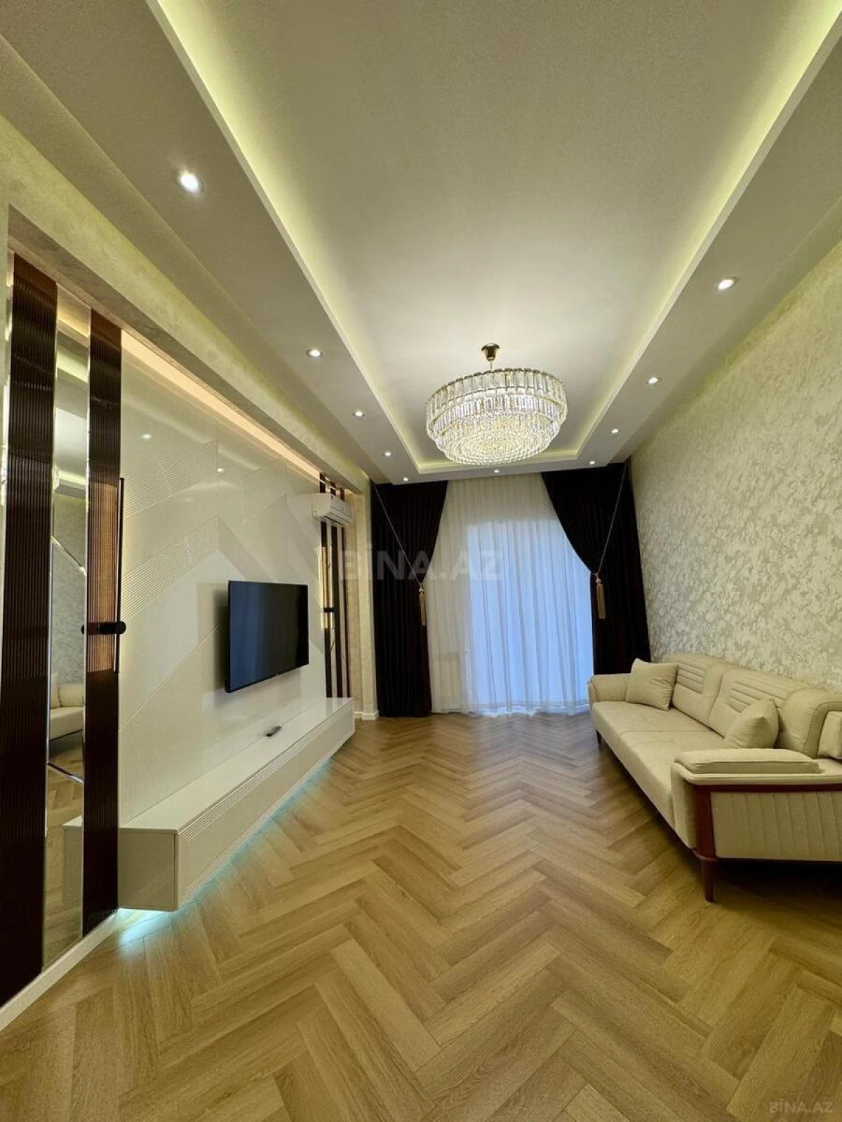 Satılır 3 otaqlı mənzil 107 m²