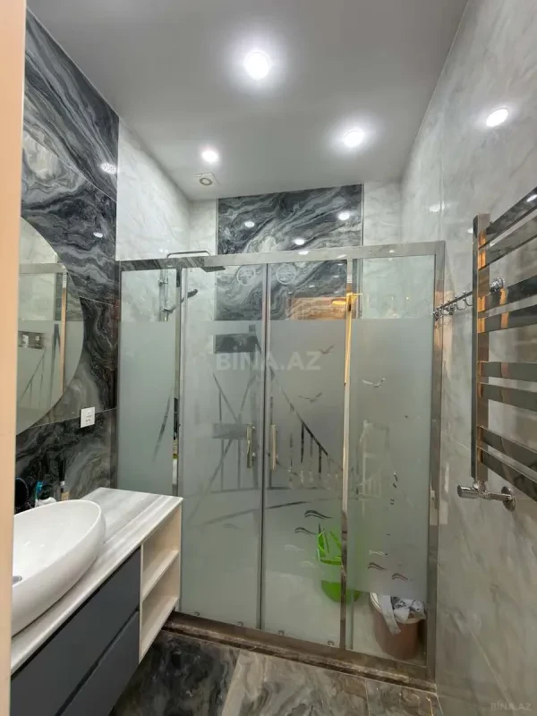 Satılır 3 otaqlı mənzil 125 m²