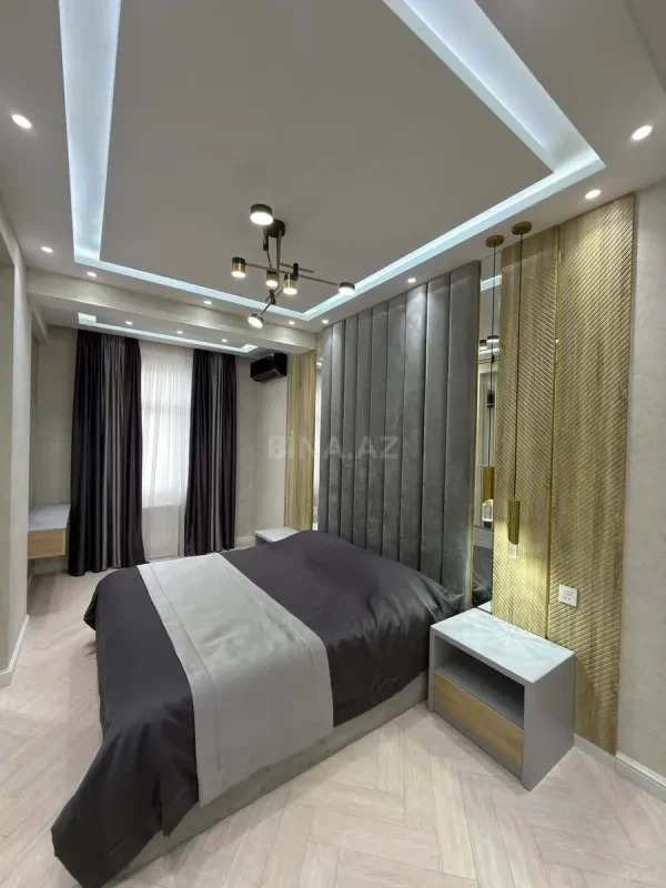 Satılır 3 otaqlı mənzil 125 m²