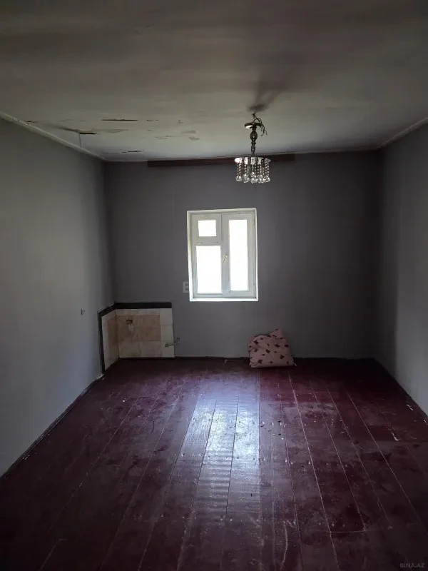 Satılır 4 otaqlı həyət evi 1500 m²