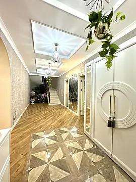 Satılır 6 otaqlı həyət evi 500 m²