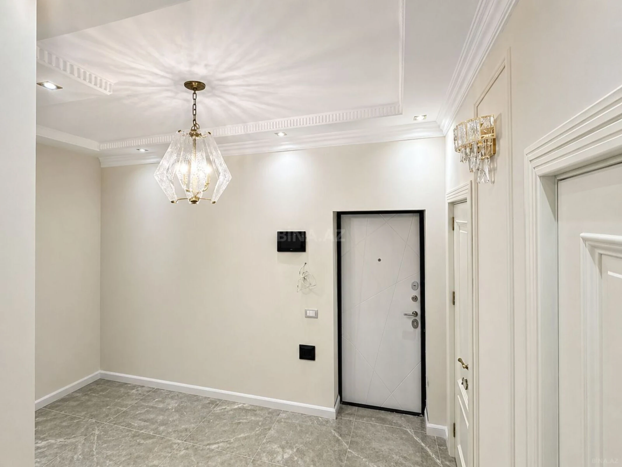 Satılır 2 otaqlı mənzil 65 m²