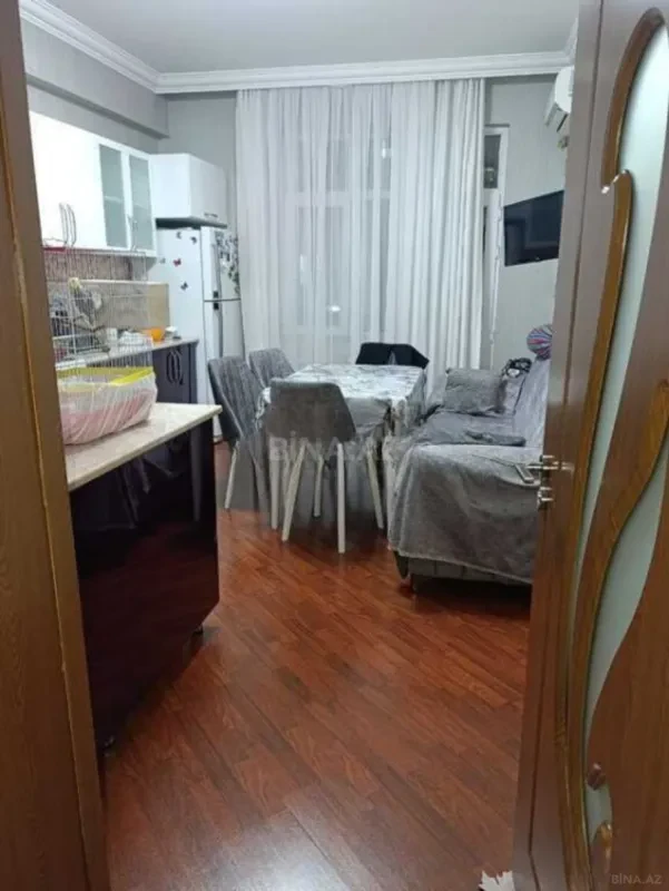Satılır 3 otaqlı mənzil 137 m²