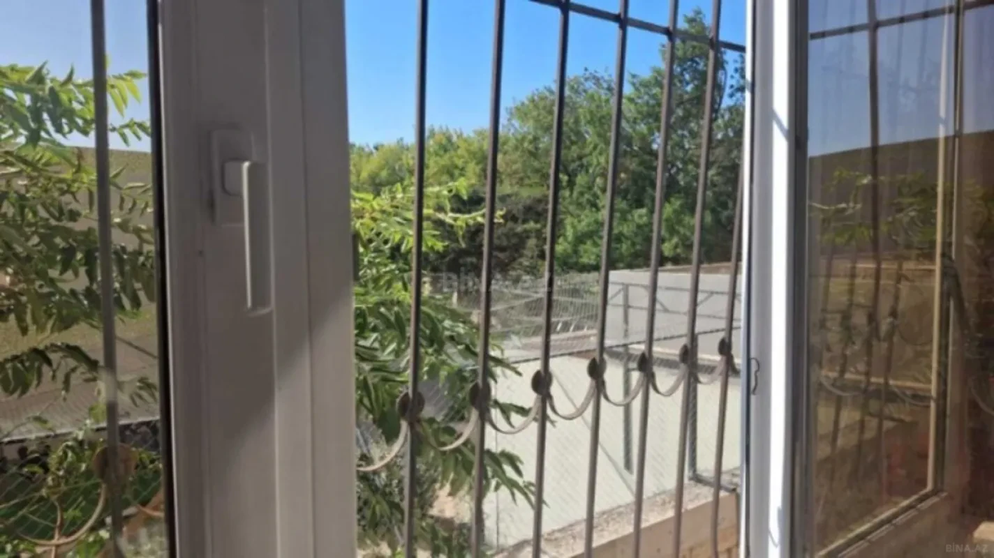 Satılır 3 otaqlı mənzil 137 m²