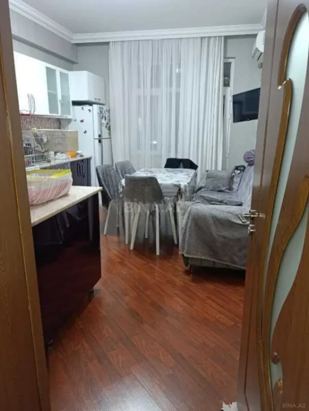 Satılır 3 otaqlı mənzil 137 m²