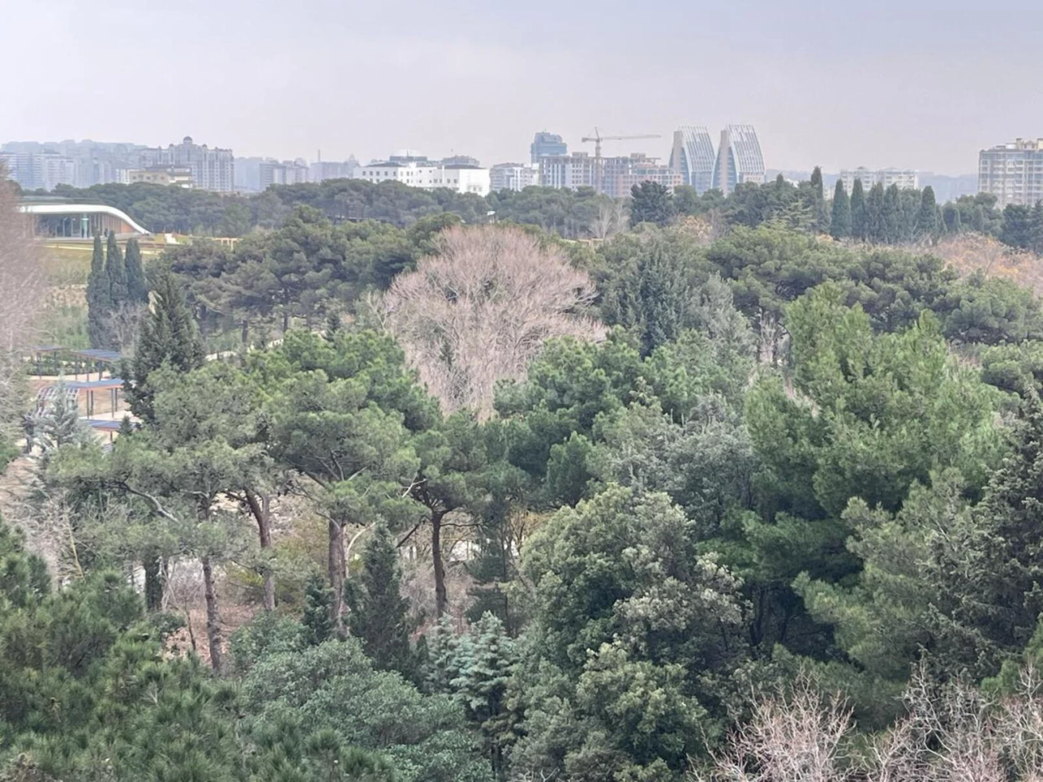 Satılır 3 otaqlı mənzil 137 m²