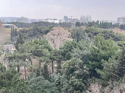 Satılır 3 otaqlı mənzil 137 m²