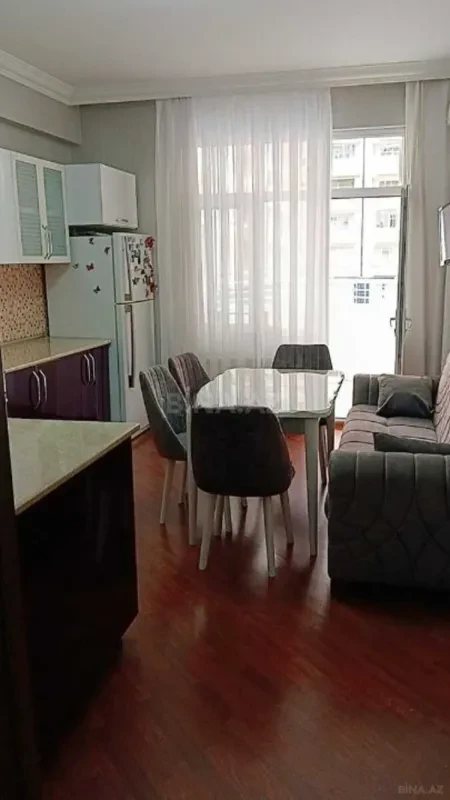 Satılır 3 otaqlı mənzil 137 m²