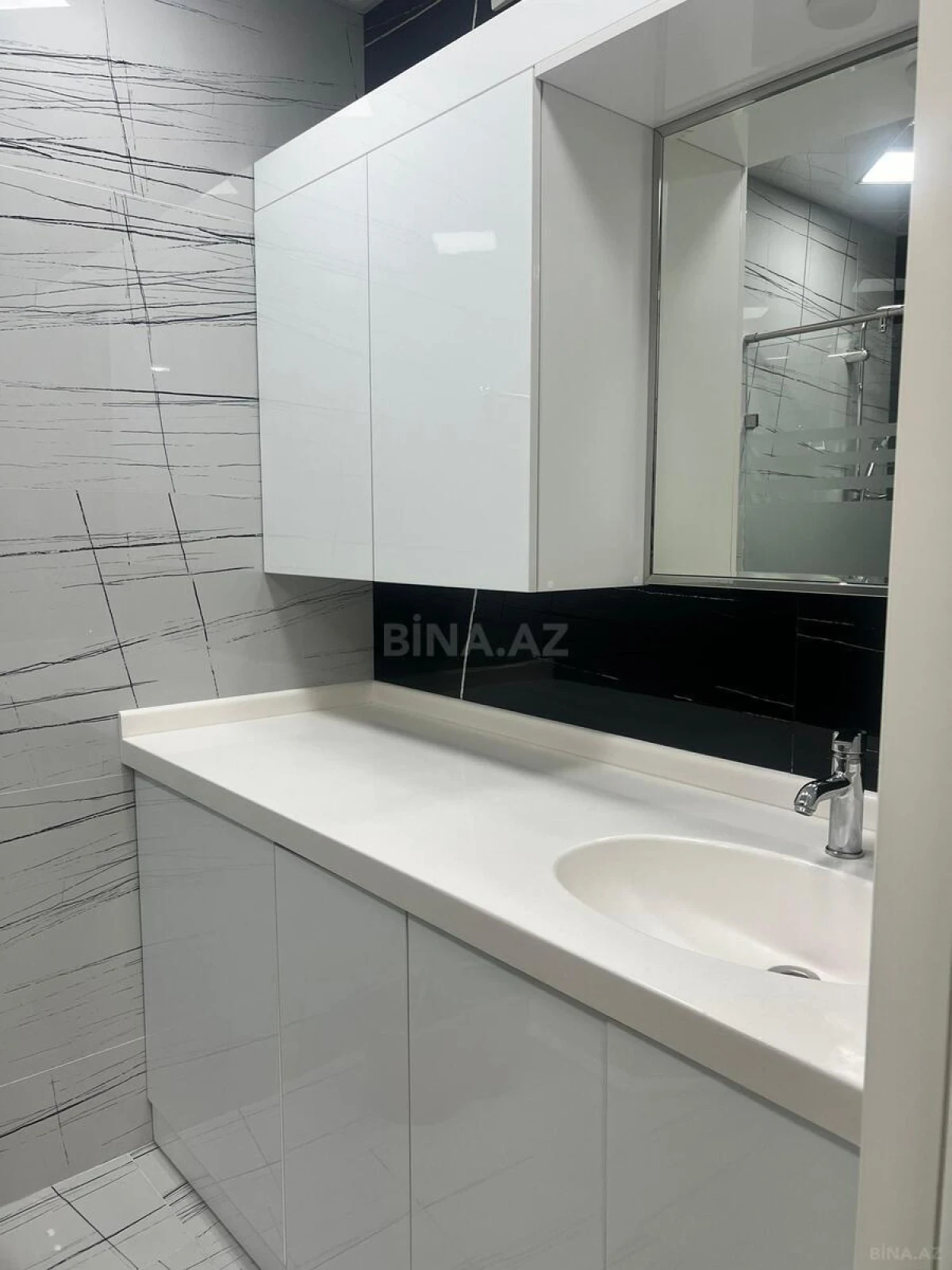 Kirayə verilir 2 otaqlı mənzil 70 m²