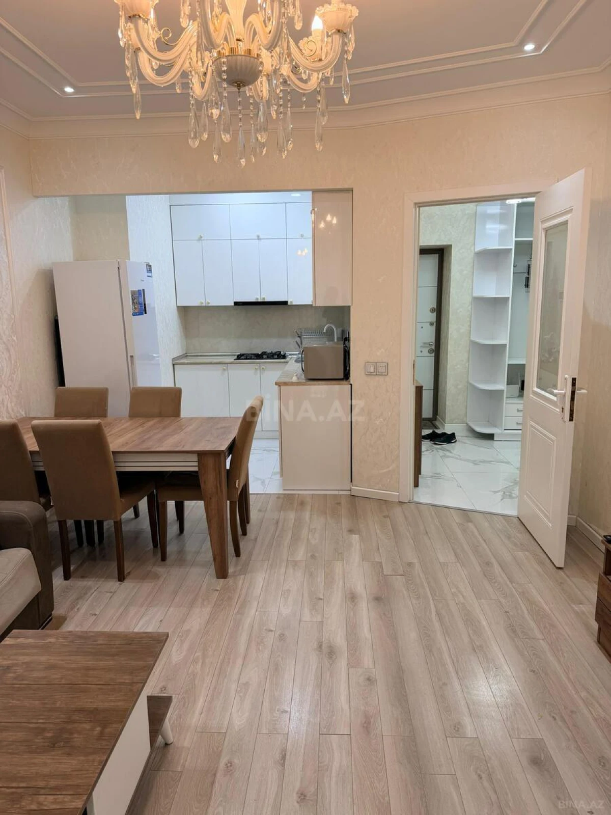 Kirayə verilir 2 otaqlı mənzil 70 m²