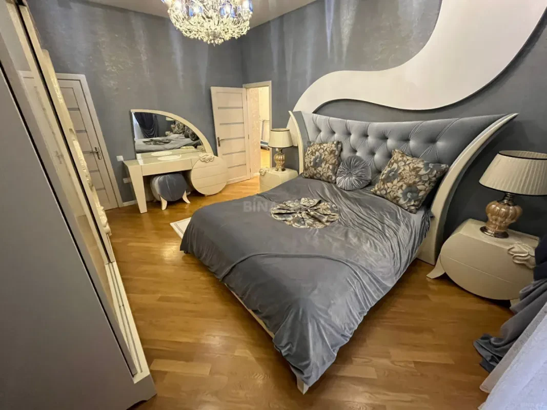 Kirayə verilir 3 otaqlı mənzil 140 m²