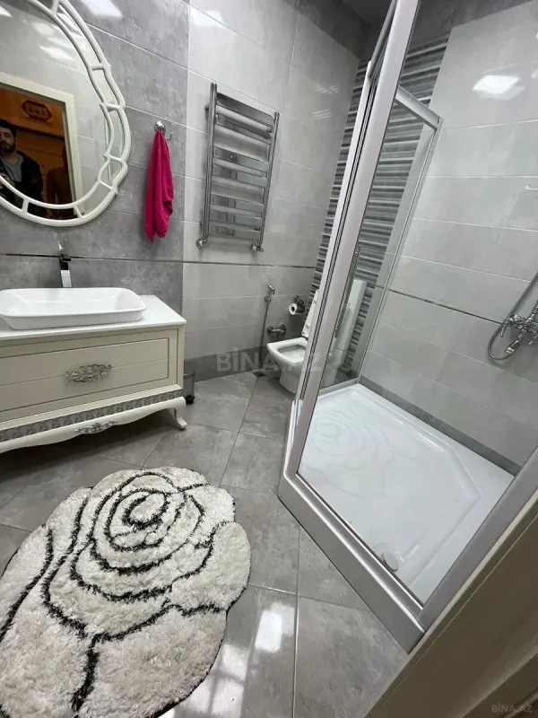 Kirayə verilir 3 otaqlı mənzil 140 m²