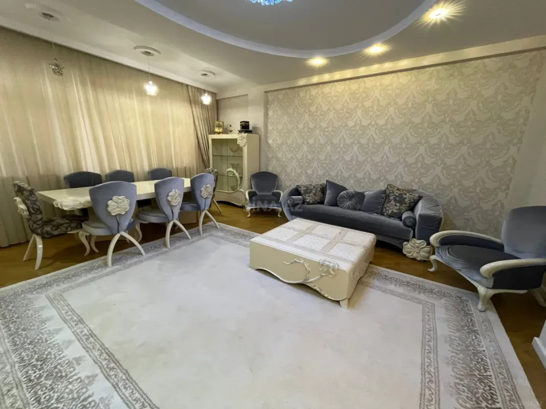 Kirayə verilir 3 otaqlı mənzil 140 m²