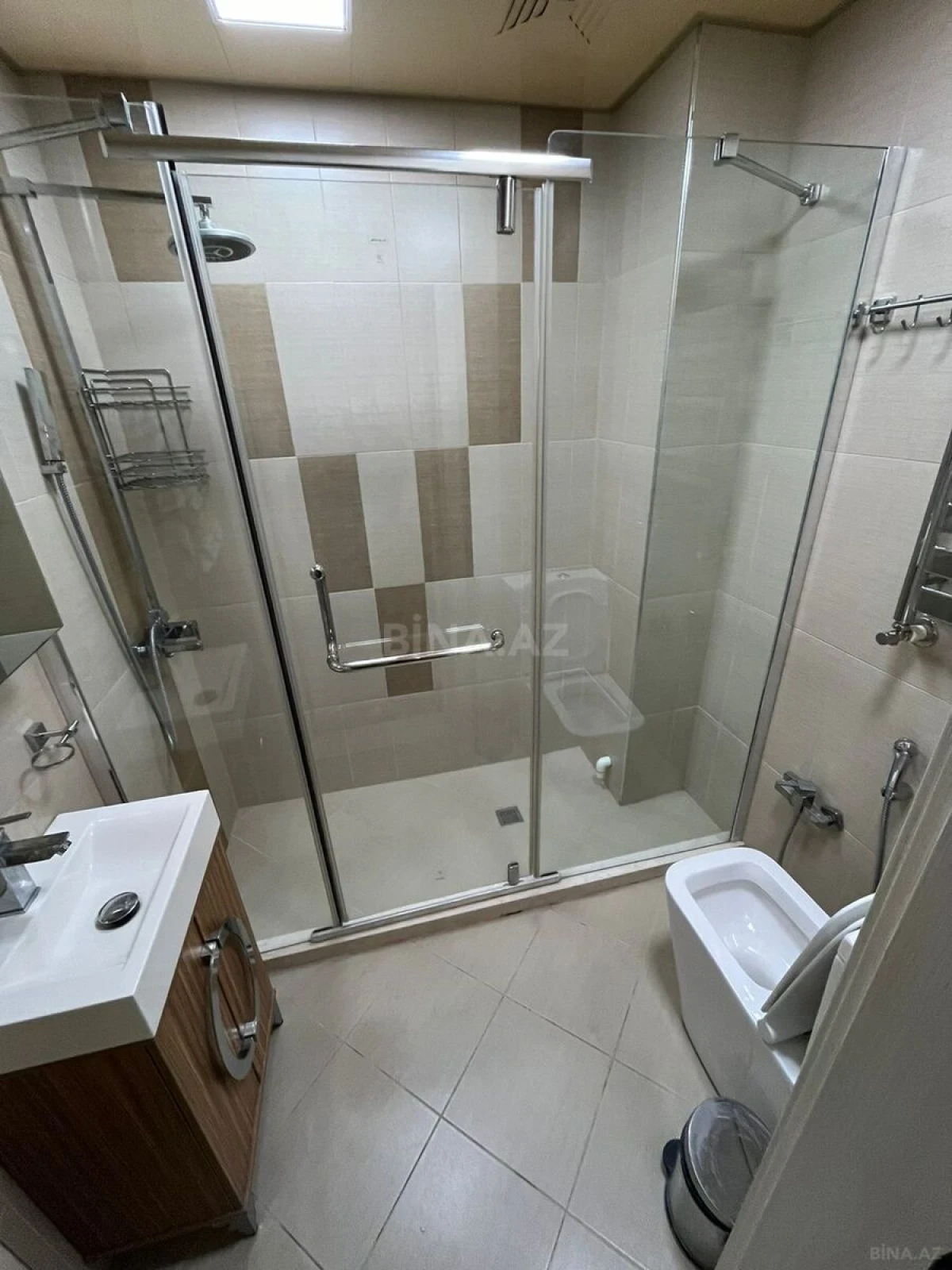 Kirayə verilir 3 otaqlı mənzil 140 m²