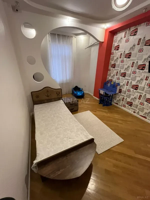 Kirayə verilir 3 otaqlı mənzil 140 m²