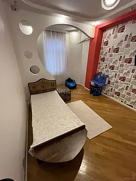 Kirayə verilir 3 otaqlı mənzil 140 m²